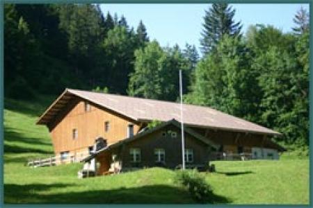 SCHLAFEN IM BERGSTALL SCHLAFEN IM BERGSTALL
