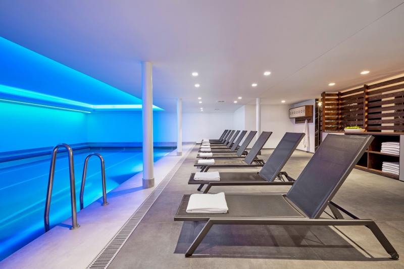 hotel instruktor narciarski